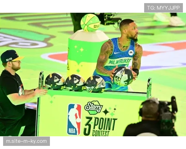 利拉德卫冕三分大赛冠军 约翰逊扣篮大赛一鸣惊人